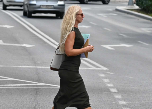 Fotografija 5 - Lijepi Šibenčani i gosti znaju kako dobro izgledati i po promjenjivom vremenu