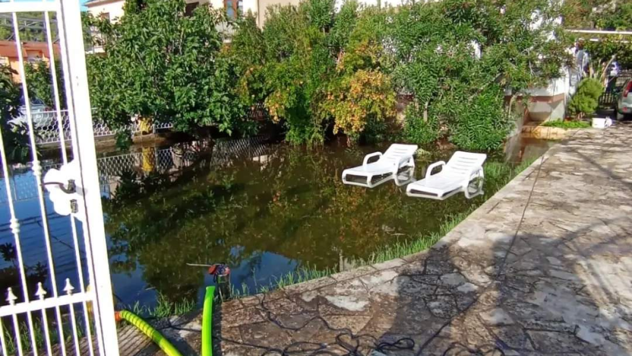 Šibenski vatrogasci nemaju mira: Ispumpavala se jučer voda, uklanjala stabla...