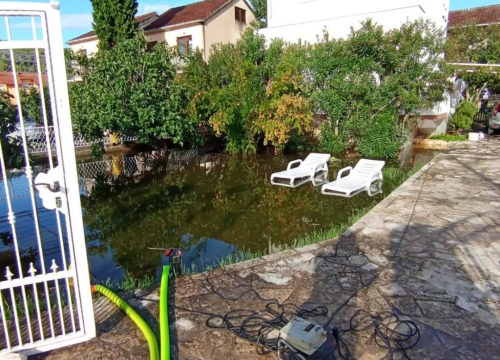 Šibenski vatrogasci nemaju mira: Ispumpavala se jučer voda, uklanjala stabla...