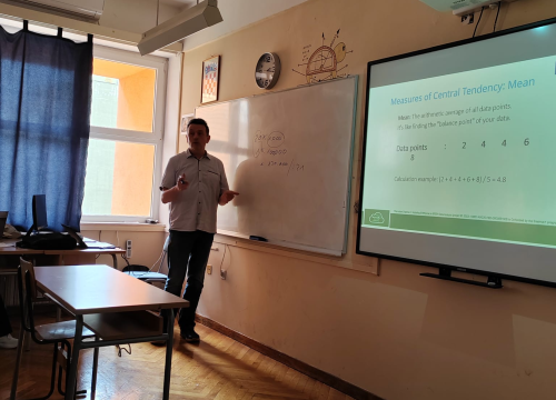 Fotografija 2 - Primjena AI u predviđanju trendova: Zanimljiva radionica TUŠ-a i VUŠ-a Šibenik