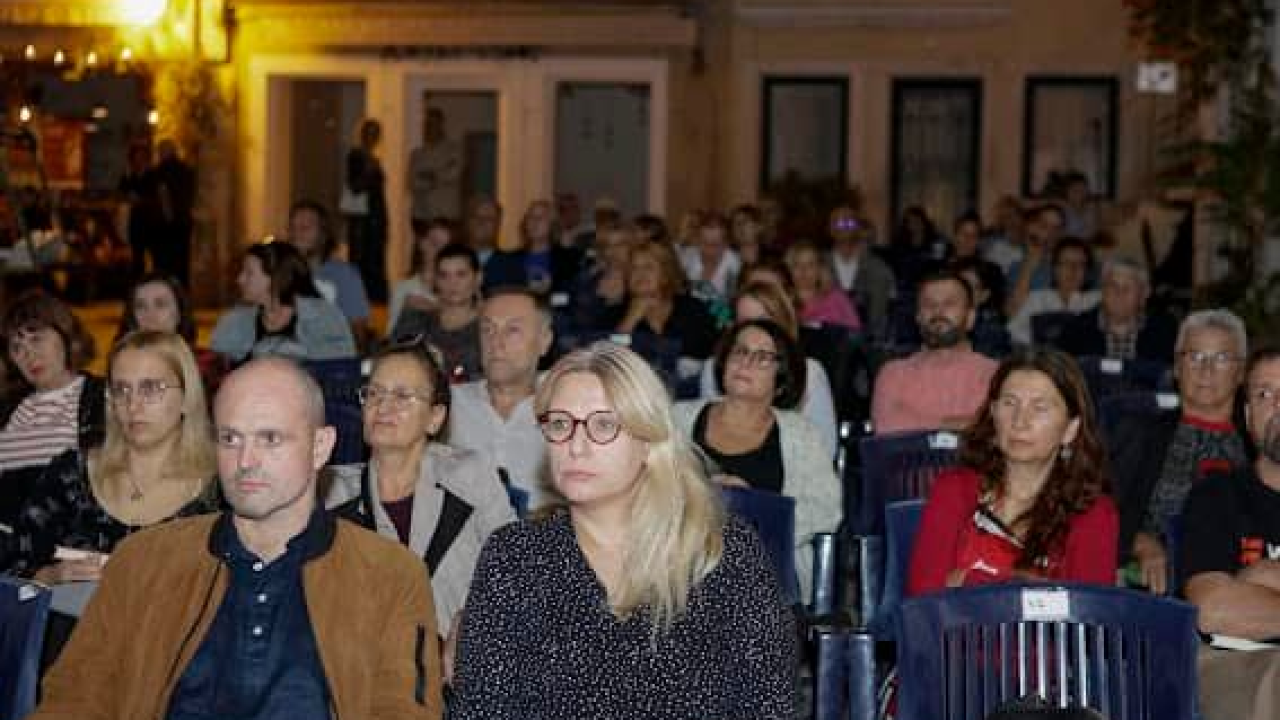 Na Maloj loži zatvorene ŠKURE: Književna nagrada 'Stjepan Gulin' pripala Bori Ćosiću