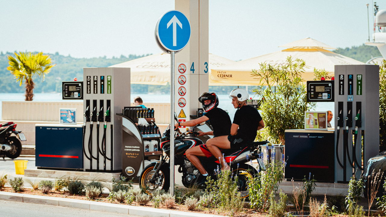 Od sutra jeftinije gorivo, evo za koliko