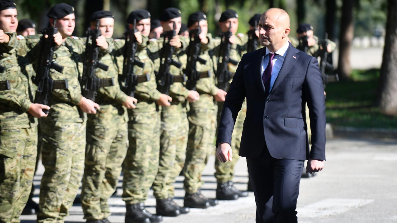 Ministar obrane Anušić o vojnom roku: ' Vojarne su spremne za dolazak ročnika, provedba ovisi o političkoj odluci'