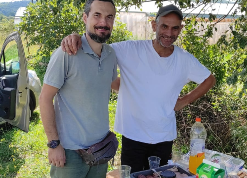 Fotografija 3 - Šibenski učenici sudjelovali u berbi grožđa: 'Tko kaže da današnje generacije ne mogu i ne žele?'