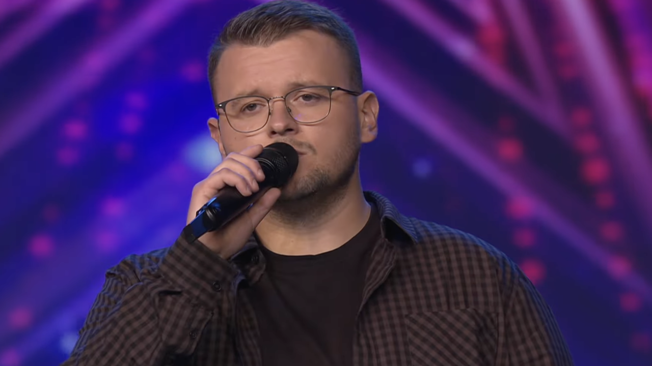 Matija duetom sa samim sobom osvojio zlatni gumb u prvoj epizodi Supertalenta