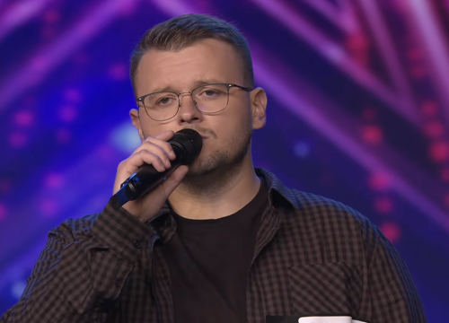 Matija duetom sa samim sobom osvojio zlatni gumb u prvoj epizodi Supertalenta