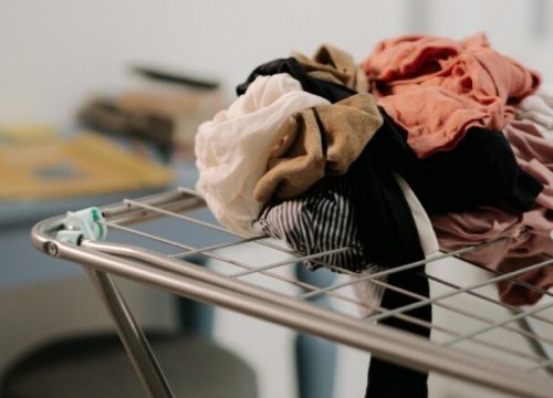 Zimi sušite odjeću u kući? Evo zašto to nije dobro