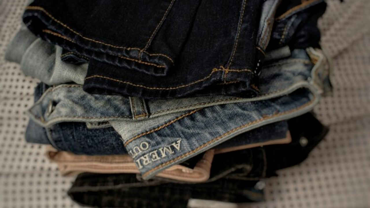 Na kojoj temperaturi prati jeans da dugo ostane kao novi