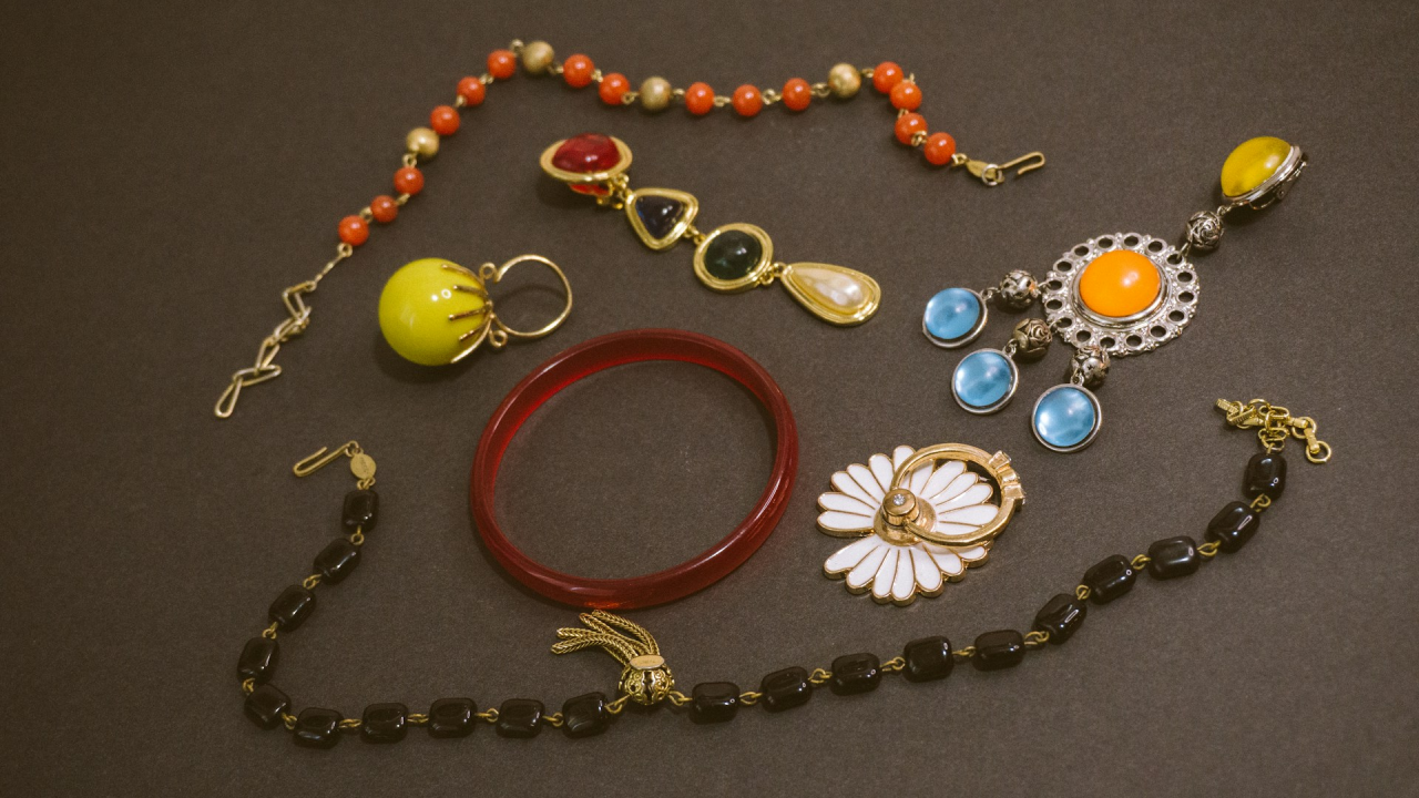 Nakit je pravo leglo bakterija i prljavštine: Evo kako ga očistiti