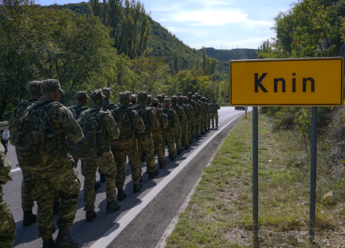 Fotografija 6 - Novi vođe Hrvatske vojske završili hodnju do Knina dugu 88 kilometara