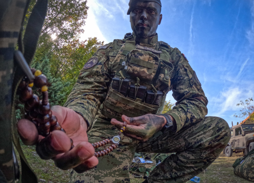 Fotografija 11 - Novi vođe Hrvatske vojske završili hodnju do Knina dugu 88 kilometara