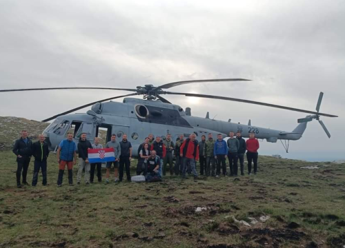 Volonteri na Dinari uređivali najviše planinarsko sklonište u Hrvatskoj