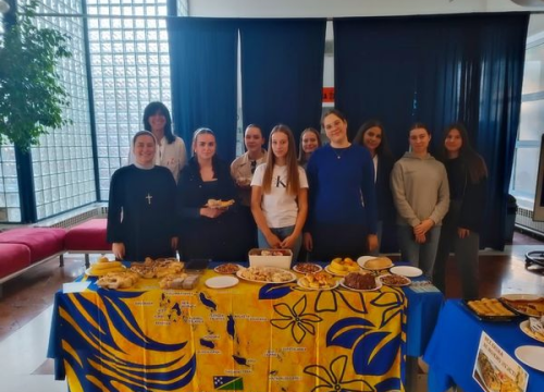 Učenici Medicinske škole pripremali slastice, a sve je imalo i humanitarnu namjenu