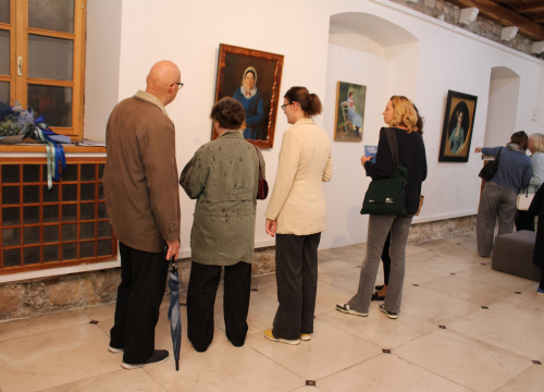 Fotografija 8 - U šibenskom muzeju otvorena izložba 'Plava - omiljena boja'