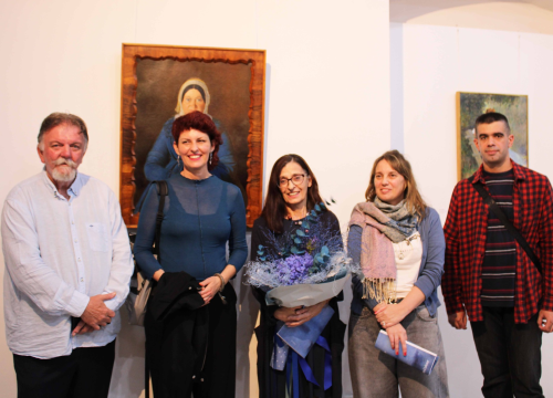 U šibenskom muzeju otvorena izložba 'Plava - omiljena boja'