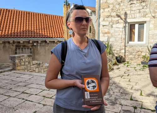 Fotografija 7 - Šibenčani prošetali ulicama grada i upoznali se sa svojom književnom baštinom