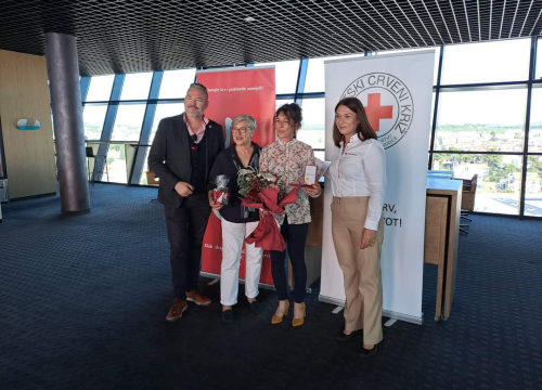 Fotografija 14 - Vodičani Robert Pašara i Slavko Minčić po sto puta darovali krv