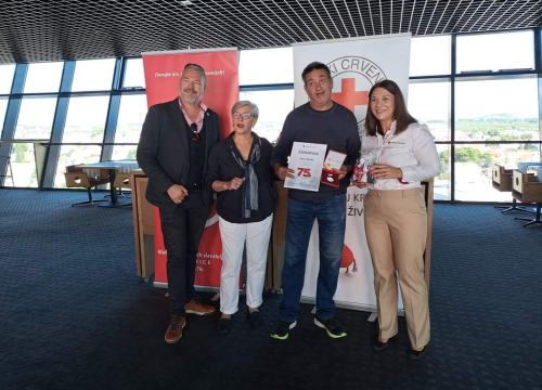 Fotografija 6 - Vodičani Robert Pašara i Slavko Minčić po sto puta darovali krv