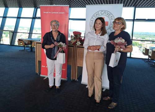 Fotografija 5 - Vodičani Robert Pašara i Slavko Minčić po sto puta darovali krv