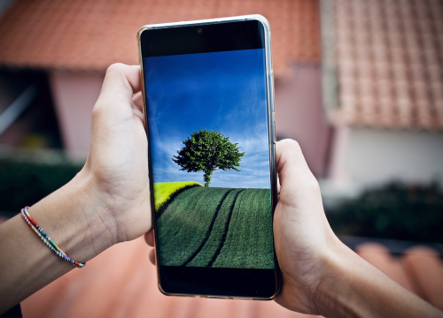 U Ujedinjenom Kraljevstvu žele zabraniti prodaju mobitela mlađima od 16 godina