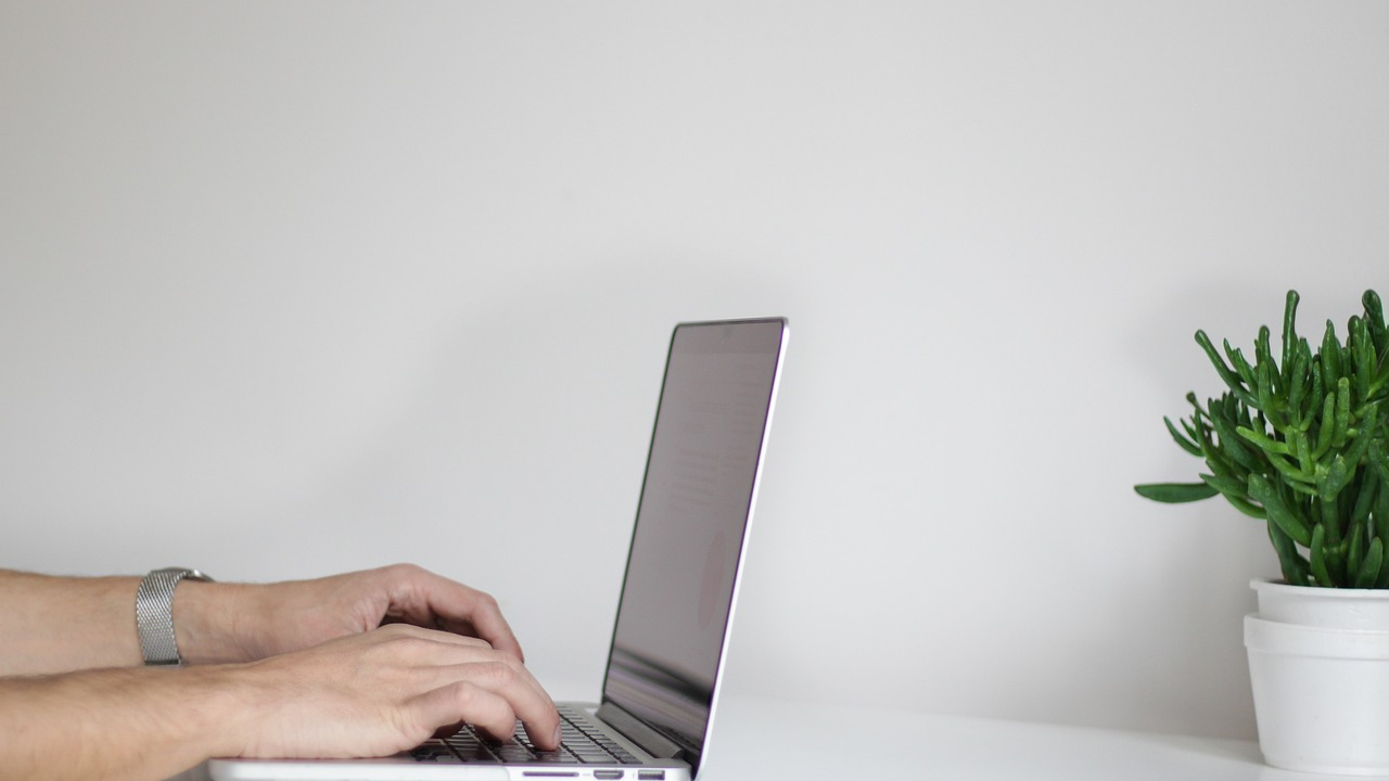 Još jedna žrtva internetske prevare: Šibenčanin (54) 'olakšan' za 880 eura