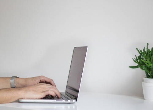 Još jedna žrtva internetske prevare: Šibenčanin (54) 'olakšan' za 880 eura