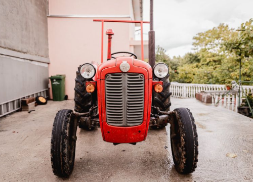 Lopovi u Šibeniku poprilično aktivni, ukrali čak dva traktora