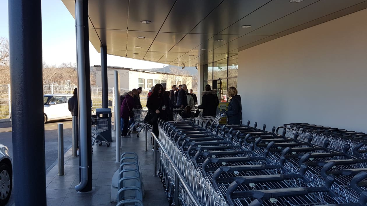 Lidl ženi mora platiti 6600 eura jer se poskliznula na list salate