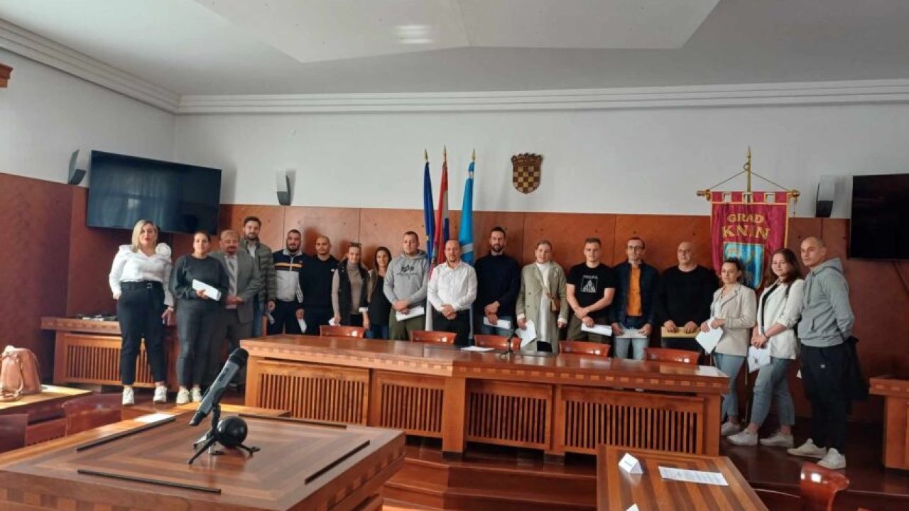 Gradonačelnik Knina potpisao ugovore o sufinanciranju adaptacije stanova