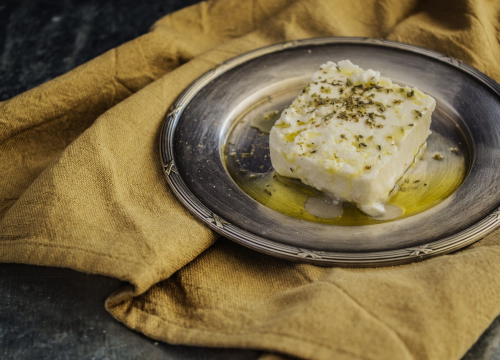 Složenac s feta sirom i mesom idealan je za lagan ručak za više ljudi