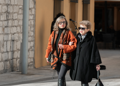 Fotografija 5 - Lijepe Šibenčanke znaju kako dobro izgledati i po buri