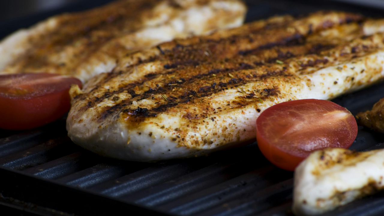 Pileća prsa vam uvijek budu suha? Dodajte im ovaj sastojak