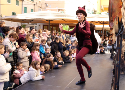 Veselo ispred šibenskog kazališta: Zdravo Maleni i Jesenko oduševili i mlade i stare