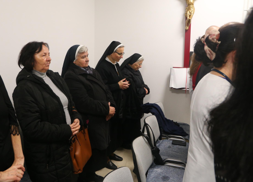 Fotografija 4 - Biskup Rogić u Kninu blagoslovio novu bolničku kapelu