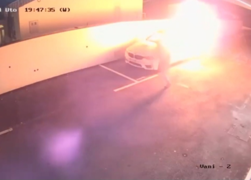 Užas na parkingu: Muškarac polio BMW benzinom pa ga zapalio