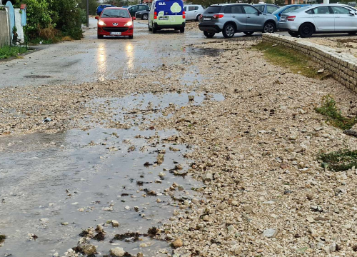 Nezadovoljni mještani Brodarice: Kiša s magistrale slijeva se po ulicama jer upojni bunar ne funkcionira
