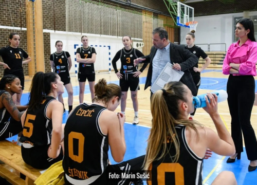 Šibenske košarkašice kao u starim danima: Treće mjesto u ligi i četvrtfinale kupa, a sad dolaze vodeće