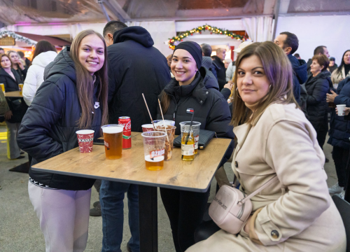 Fotografija 6 - Baruni sinoć rasplesali Knin i otvorili vrata blagdanske čarolije