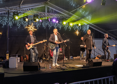 Fotografija 10 - Baruni sinoć rasplesali Knin i otvorili vrata blagdanske čarolije