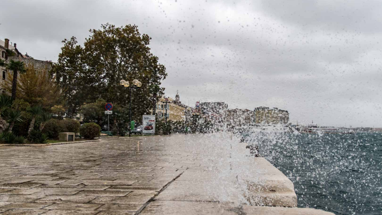 Oblačno s kišom, temperatura do 15 stupnjeva