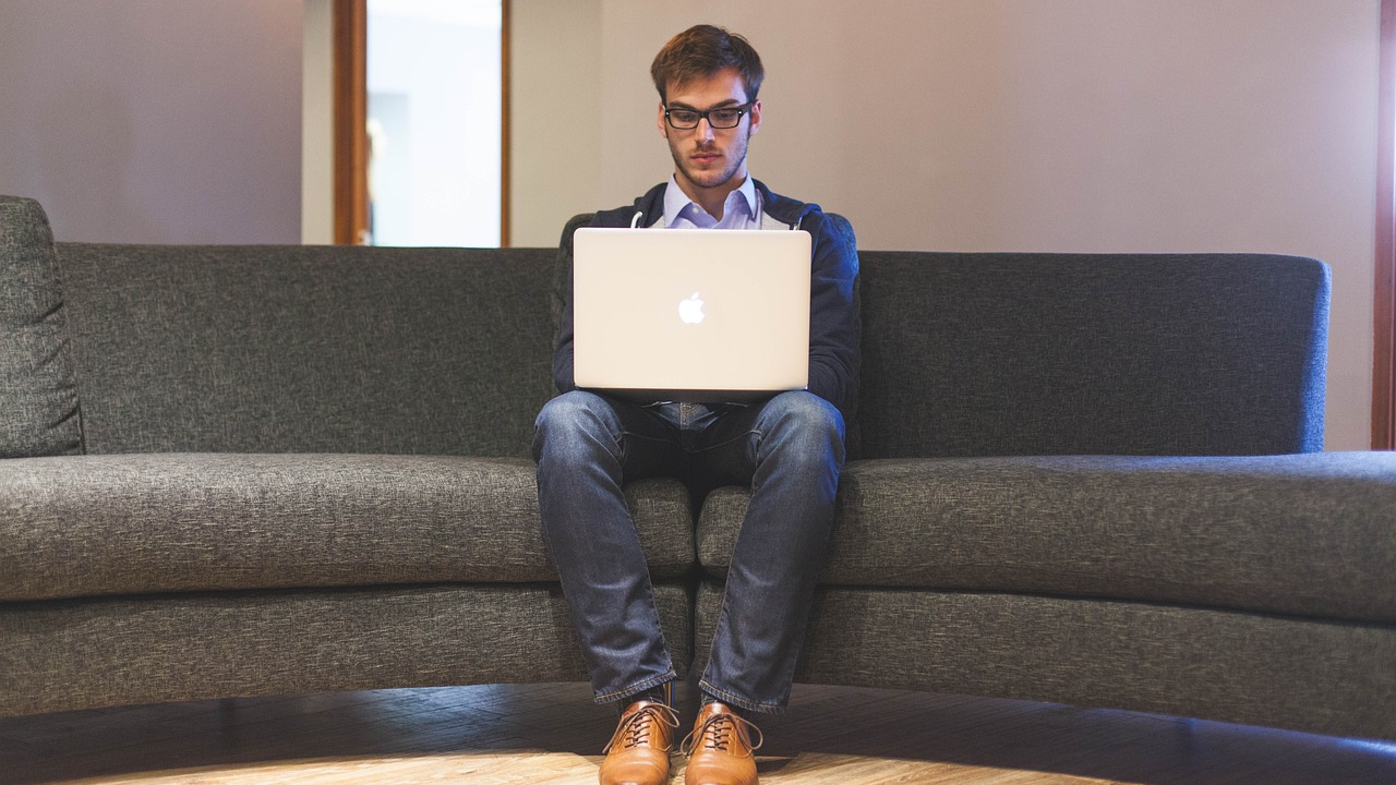 Traži se neradnik godine! Najveći ljenčina osvojit će 1000 eura