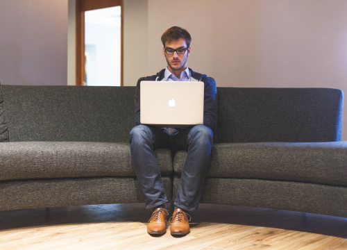 Traži se neradnik godine! Najveći ljenčina osvojit će 1000 eura