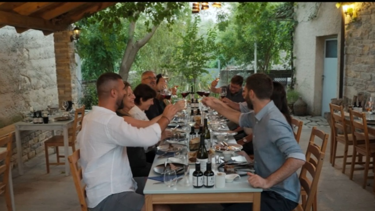 Dulum zemlje u gostima kod obitelji Sladić u Plastovu