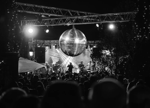 Fotografija 15 - Gibonni u Parku spektakularno otvorio glazbeni program Adventure (2)