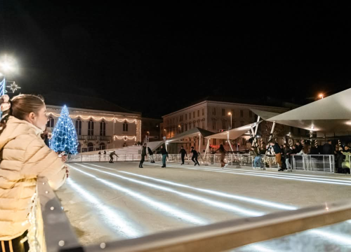 Fotografija 5 - Otvorena sezona klizanja: Ledena avantura osvaja Šibenčane i njihove goste