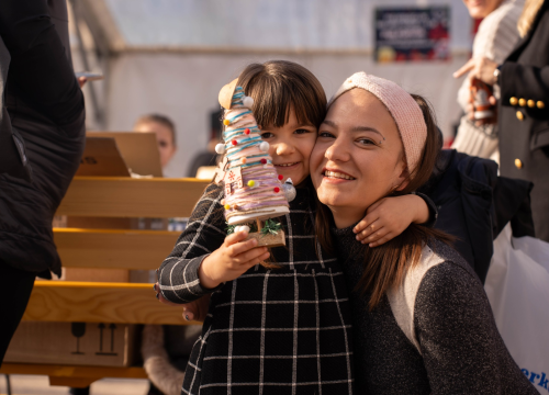 Fotografija 3 - Toplina i zajedništvo: Kninski mališani na radionici izradili božićne borove