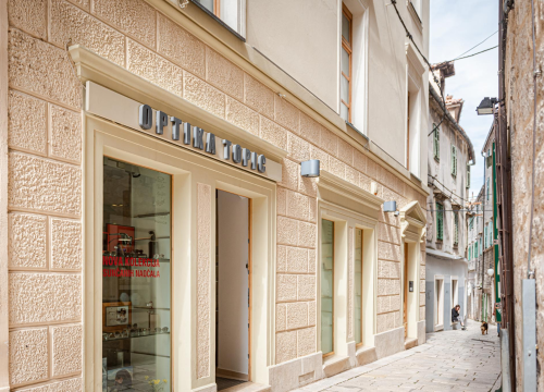 Zablistajte s novim naočalama uz božićni popust u Optici Topić