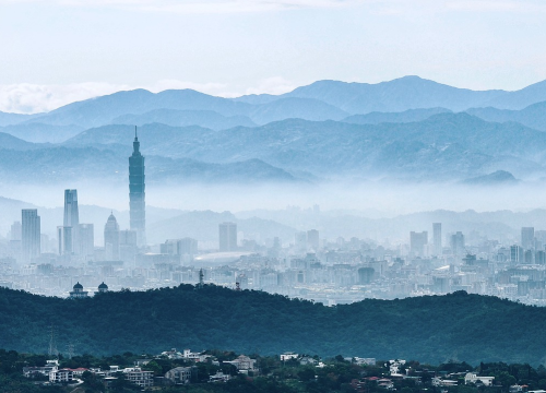 Kina oko Tajvana rasporedila najveću ratnu flotu u posljednja tri desetljeća