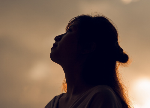 Žene koje su imale tužno djetinjstvo često razviju ove tri osobine