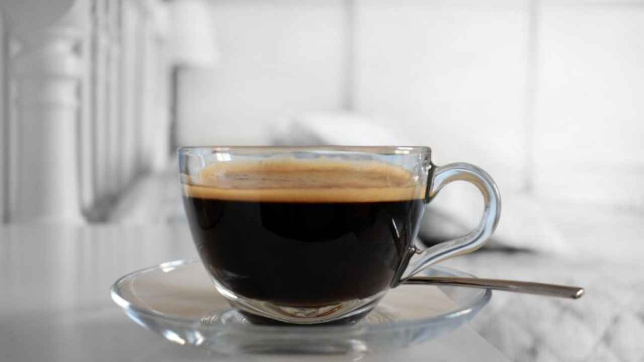 U koliko je sati najbolje popiti prvu šalicu kave?